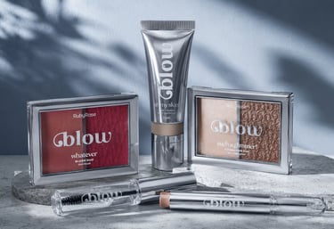 Ruby Rose - Linha de maquiagem Blow