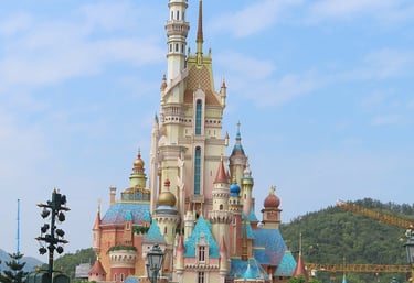 Castillo de Disneyland en Hong Kong vista de frente