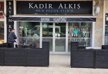 Siyah Ahşap Saksı