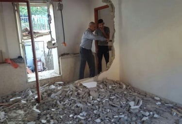 عمال تكسير جدار الطايف معلم تكسير جدار قص ابواب وشبابيك تكسير بلاط عمال تكسير هدم بناء الطايف تكسير