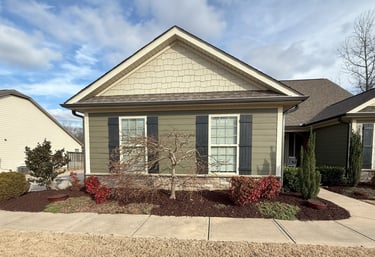 Front flower bed that had dyed brown double ground mulch installed.