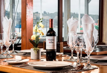 Restaurant en el Club Náutico Reloncaví, Puerto Mont