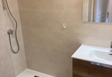 Rénovation complète d'une salle de bain réalisée à Villeurbanne par Qualiplomberie
