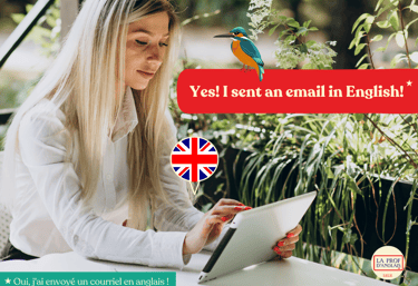 A woman sending an email in English, une femme envoie un mail en anglais