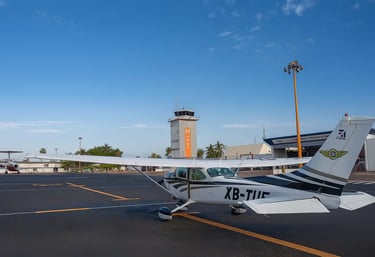 avion del colegio del aire de sinaloa cas en el aeropuerto internacional de mazatlan
