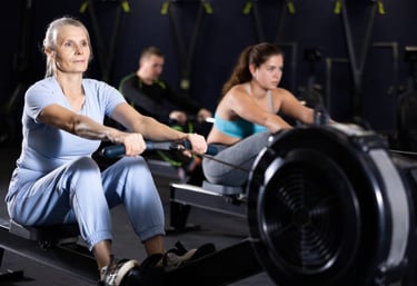 femmes rameur ergocycle