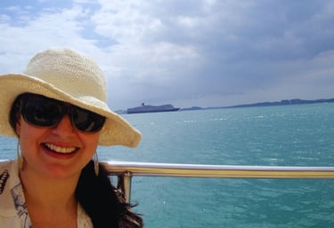 The Roaming Purser no Ferry indo para Russel Bay of Islands