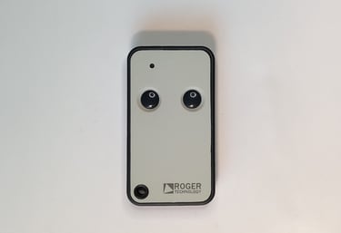 Roger Technology E80 TX52R galingas itališkas vartų pultelis pramoniniams objektams