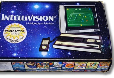  Intellivision lançado no Brasil em 1983 pela Digimed que mudou o nome para digiplay em 1984 e era u