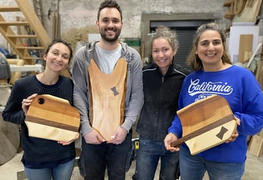 3 apprentis menuisier et Sophia Adroguer