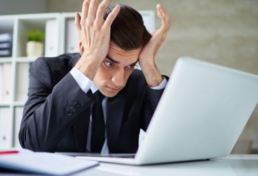 verzweifelnder Mitarbeiter