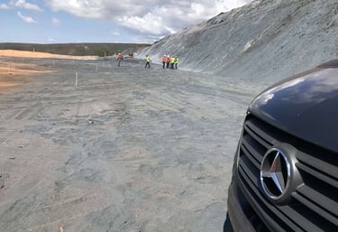 Van executiva em mina de minério - Frota robusta Alfaville para áreas industriais