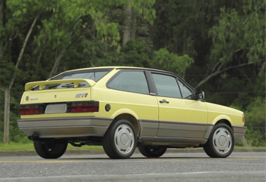 gol gti amarelo sunny