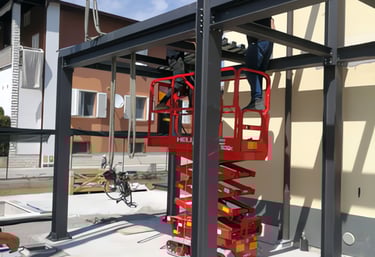 montaggio di una struttura metallica