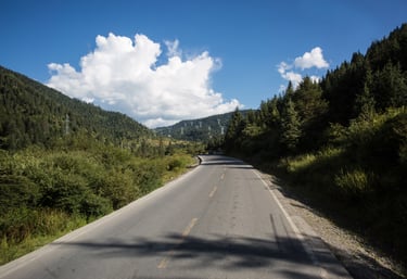Camion de déménagement prêt pour un déménagement résidentiel longue distance depuis La Prairie