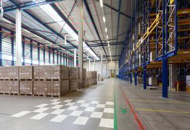 Déménagement industriel à Anjou, transport efficace de stocks et équipements lourds pour entrepôts