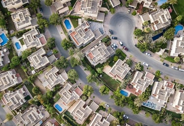 vista de águila de un complejo residencial inmobiliario