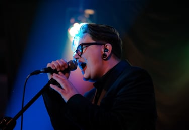 West Midlands Wedding, Party, Corporate band Singer