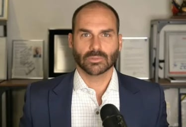 a man in a suit and tie is shown in this image