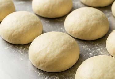 massa de pizza boleada e fresca.