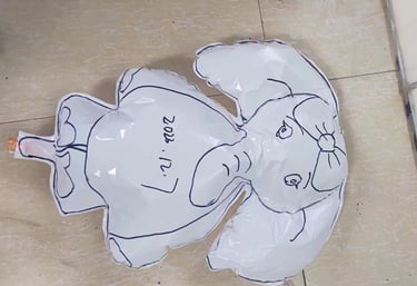 Custom shape balloon with OEM logo printing and packaging customization.