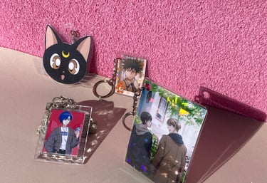 Colección de llaveros y charms acrílicos inspirados en Sailor Moon, con Luna, personaje de anime 