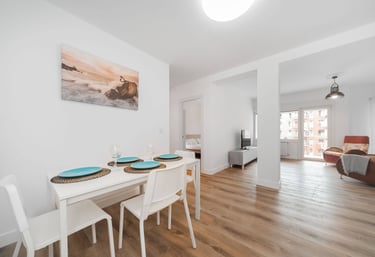 Spacious open-plan living and dining area with balcony, Anne apartment San Sebastian