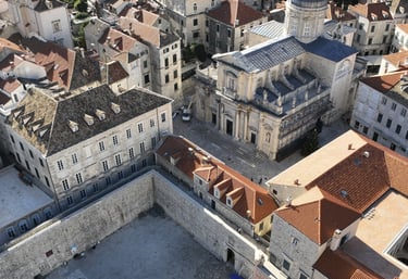 Snimka pročelja iz zraka