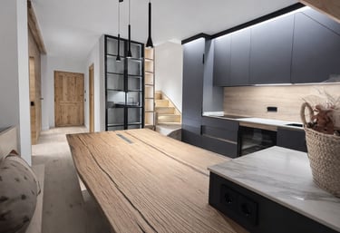 diseñadora de interiores en Val d’Aran reforma integral con cocina moderna y diseño funcional