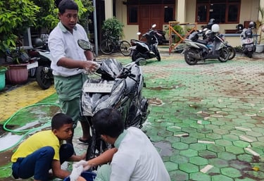 Cuci Motor SLB Negeri Colomadu