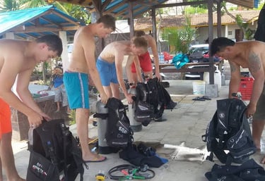 PADI Open Water course student underwater #LearnToDive #SunriseDiveBali