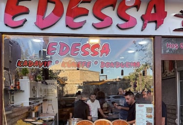 Urfa'da Tatlı Nered Yenir? | Edessa Künefe Salonu