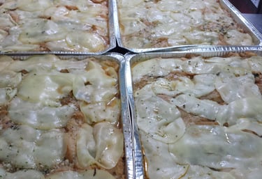 Zuppa gallurese fatta con pane, formaggio, brodo