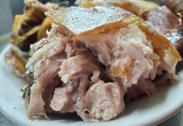 Sardisches Spanferkel (Porceddu) nahe Olbia