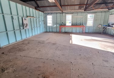 Waitara house rubbish clearing