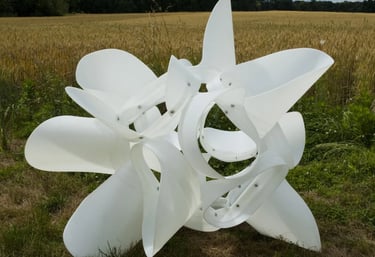 Aurora robson sculptures from plastic debris sustainable gallery merken magazine merkenmagazine