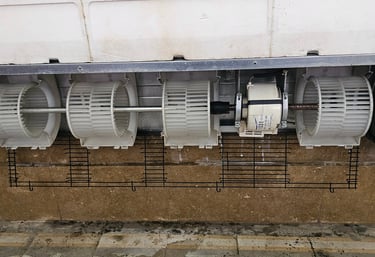 motor con turbina de una instalación de conductos de suelo.