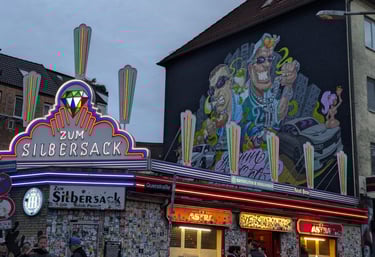Reeperbahn nightlife Hamburg Zum Silbersack neon St Pauli / Reeperbahn Nachtleben Hamburg Neon & Street Art St Pauli