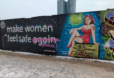 Street art Reeperbahn Hamburg social message graffiti / Street Art Wandbild Reeperbahn Hamburg soziale Botschaft Graffiti