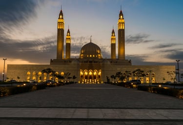 an image shows sultan qaboos mosque in Nizwa city