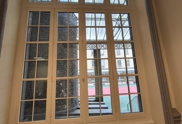 Installation de fenêtres en bois sur mesure