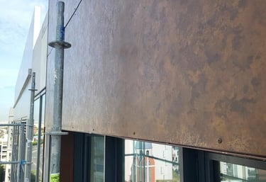 Bardage métallique effet zinc – façade moderne et résistante