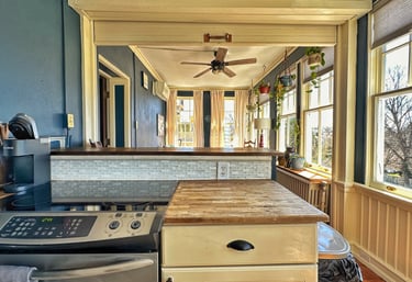 kitchen island 2123 rivermont apartments