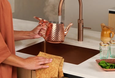 Installatie van kokendwaterkraan in moderne keuken in Rotterdam-Hoogvliet, direct heet water uit sti