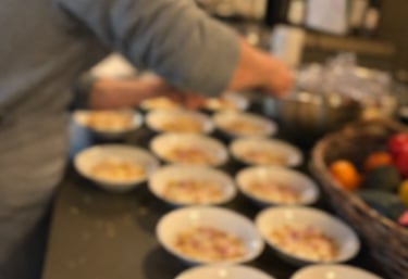 Chef privé en Dordogne préparant un repas gastronomique à domicile