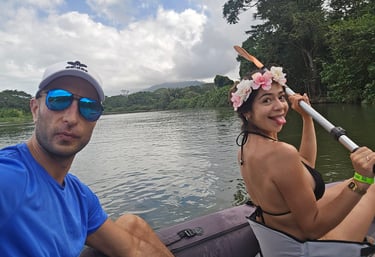 Kayak en el rio Don Diego en la Sierra Nevada de Santa Marta
