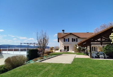 Maison depuis le jardin