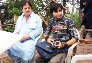 Naghman Saleem During Shoot Of Kafra With Father ,Writer ,Director Saleem Murad