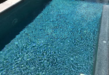 Stone Oak Texas swimming pool cleaning service