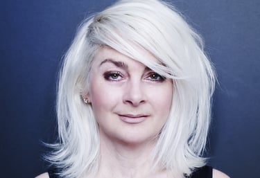 Louloushopsalot Portrait LouiseSouch